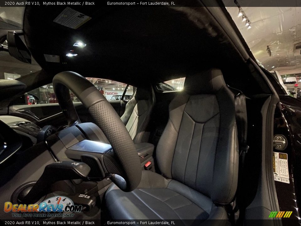 Front Seat of 2020 Audi R8 V10 Photo #10