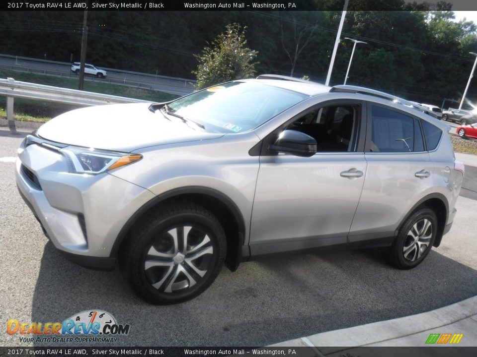 2017 Toyota RAV4 LE AWD Silver Sky Metallic / Black Photo #11