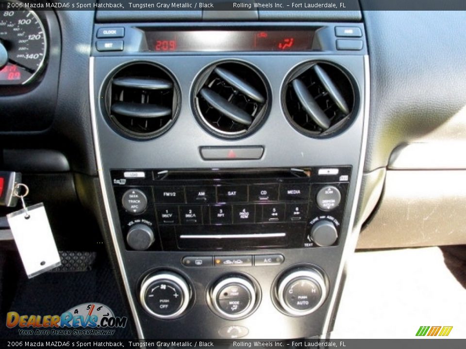 Controls of 2006 Mazda MAZDA6 s Sport Hatchback Photo #24
