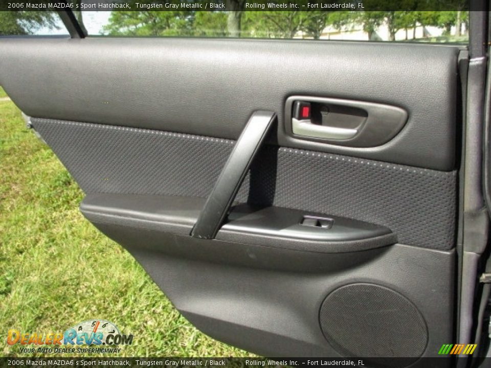 Door Panel of 2006 Mazda MAZDA6 s Sport Hatchback Photo #26
