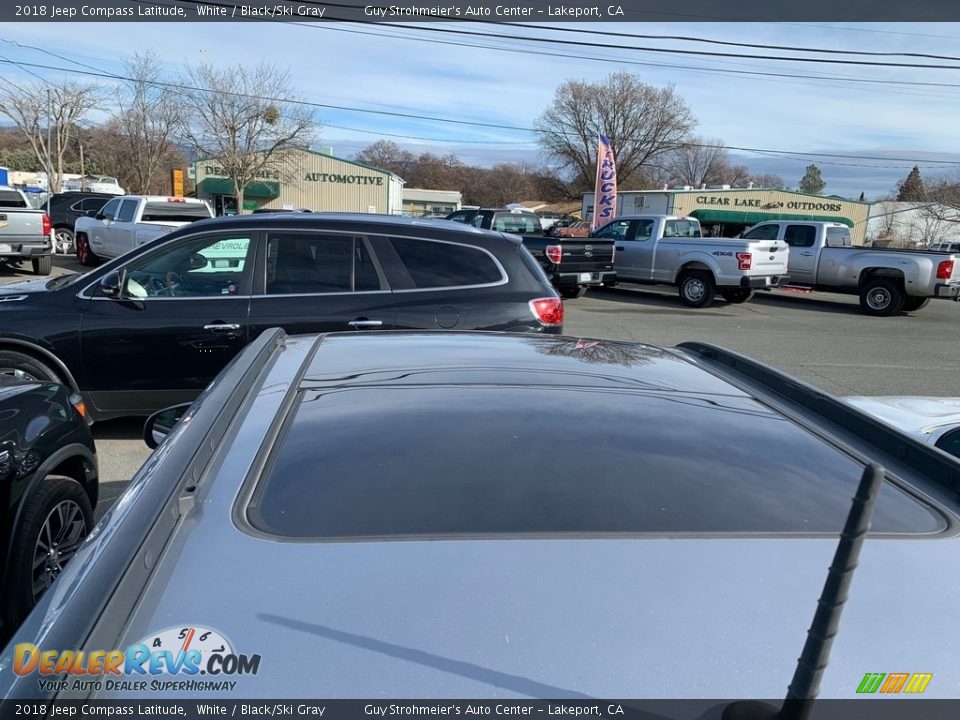 2018 Jeep Compass Latitude White / Black/Ski Gray Photo #6