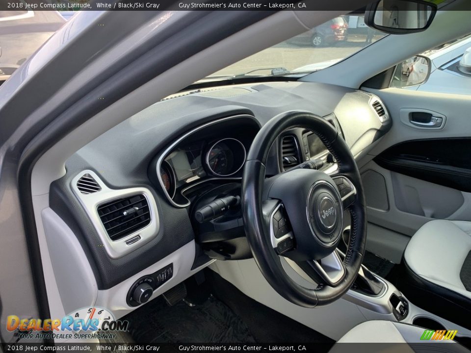 2018 Jeep Compass Latitude White / Black/Ski Gray Photo #12