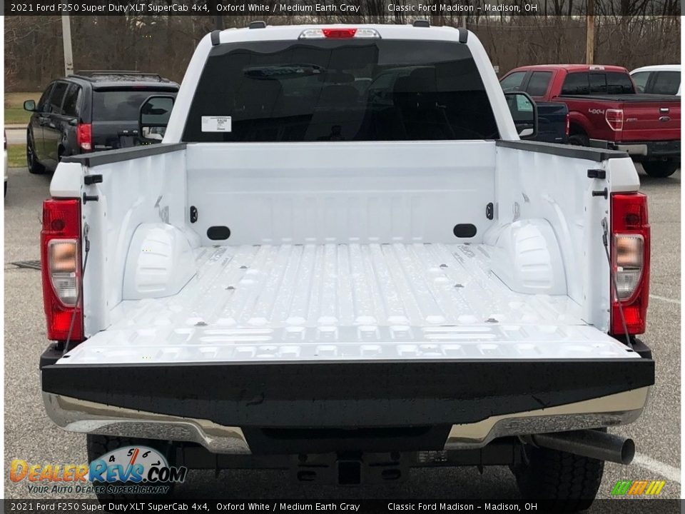 2021 Ford F250 Super Duty XLT SuperCab 4x4 Oxford White / Medium Earth Gray Photo #10