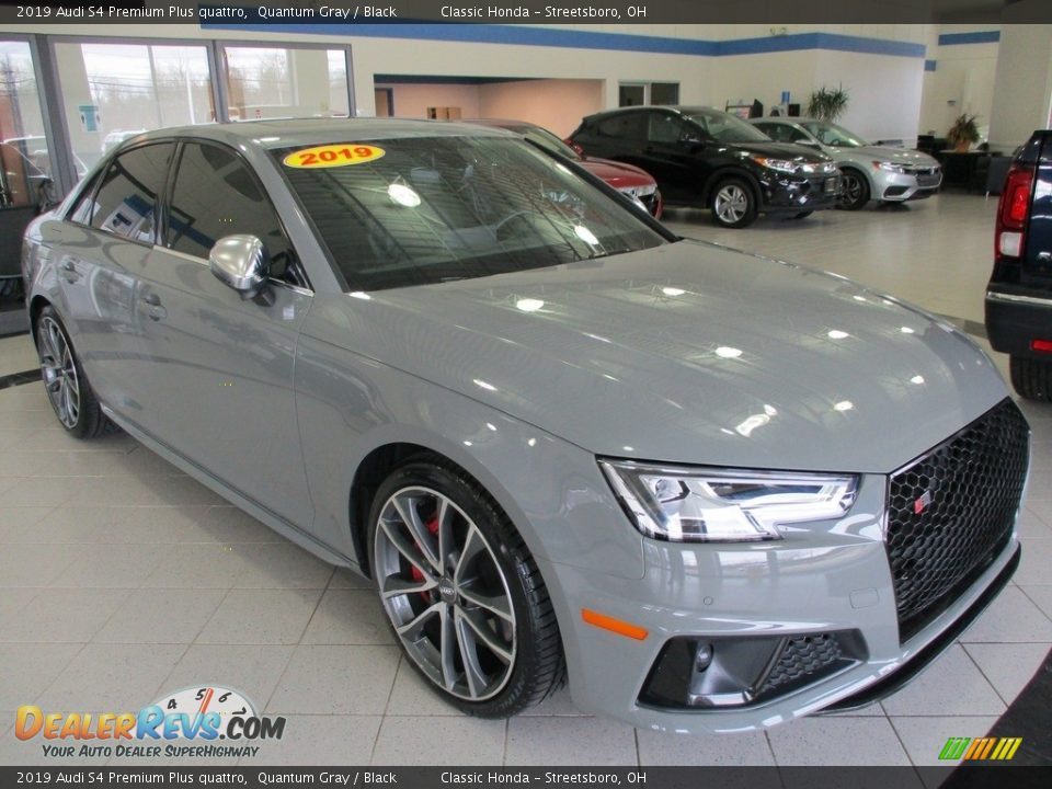 Front 3/4 View of 2019 Audi S4 Premium Plus quattro Photo #3