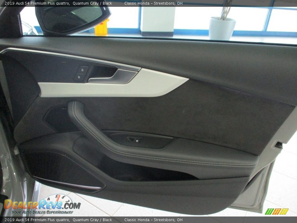 Door Panel of 2019 Audi S4 Premium Plus quattro Photo #14