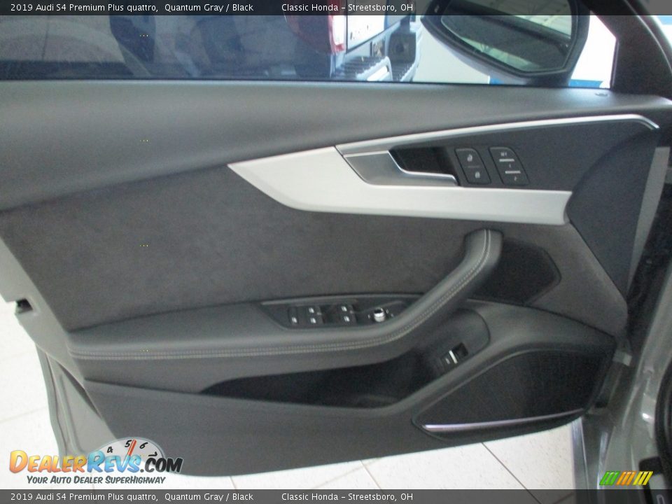 Door Panel of 2019 Audi S4 Premium Plus quattro Photo #26