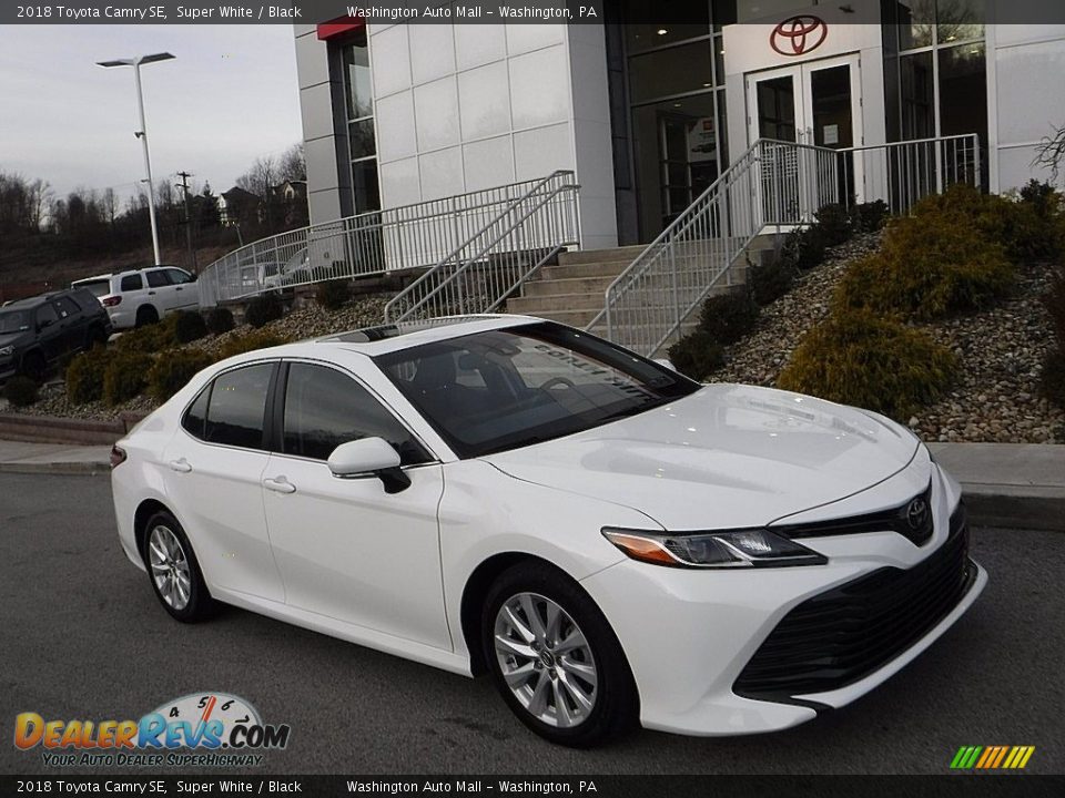 2018 Toyota Camry SE Super White / Black Photo #1