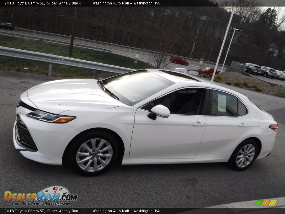 2018 Toyota Camry SE Super White / Black Photo #11