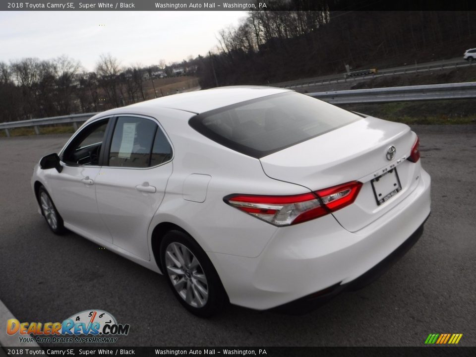 2018 Toyota Camry SE Super White / Black Photo #12