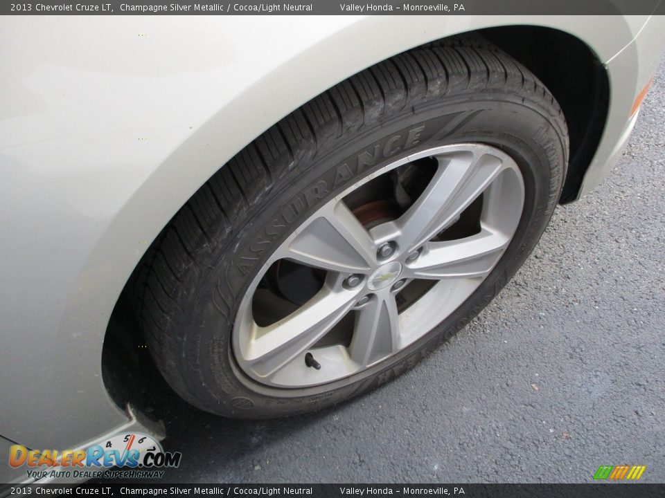 2013 Chevrolet Cruze LT Wheel Photo #6