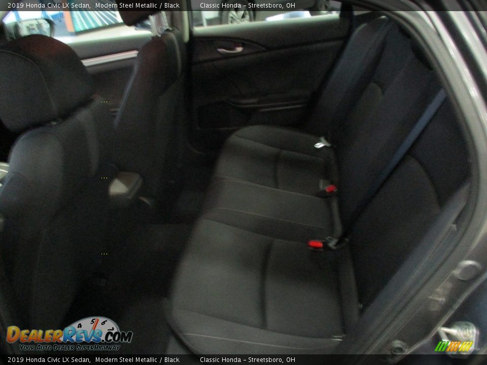 2019 Honda Civic LX Sedan Modern Steel Metallic / Black Photo #24