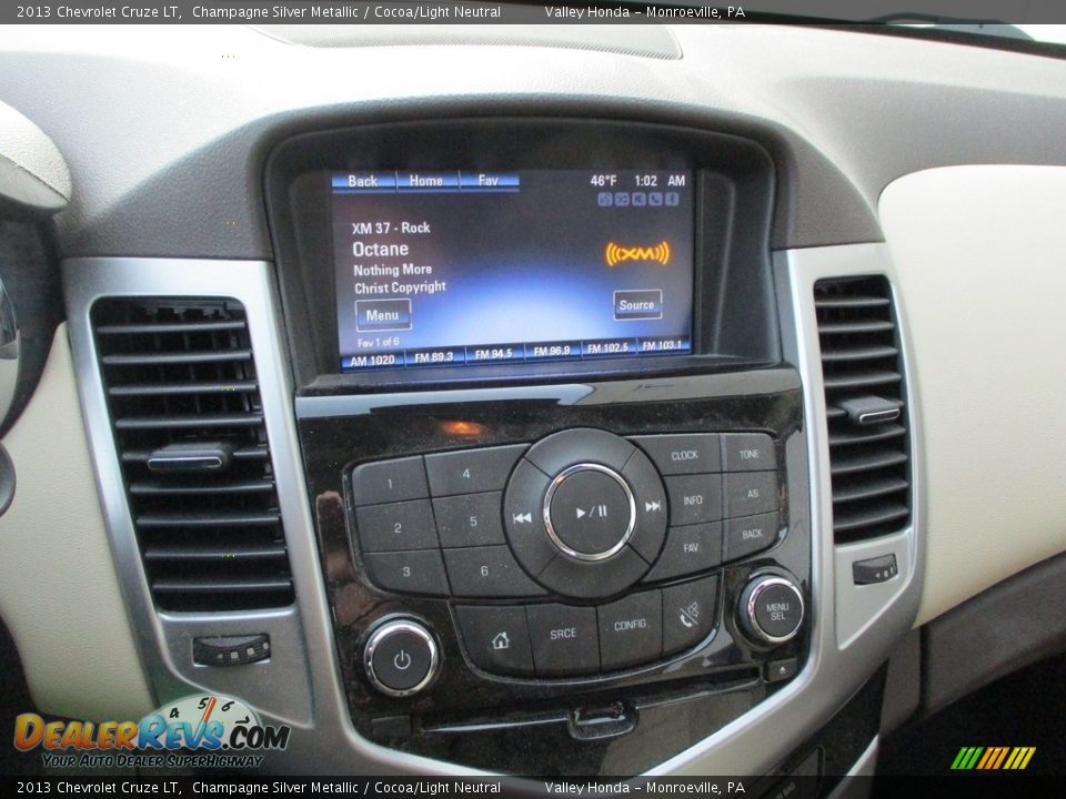 Controls of 2013 Chevrolet Cruze LT Photo #15