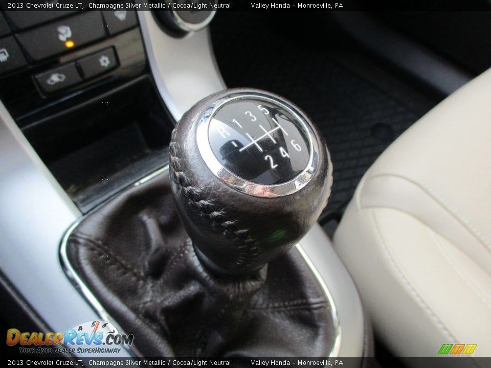 2013 Chevrolet Cruze LT Shifter Photo #18