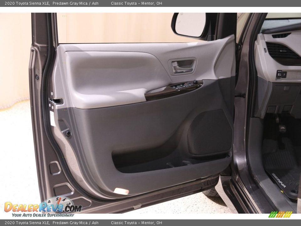 2020 Toyota Sienna XLE Predawn Gray Mica / Ash Photo #4