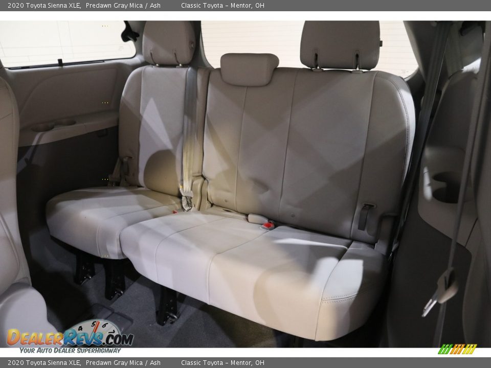 2020 Toyota Sienna XLE Predawn Gray Mica / Ash Photo #21