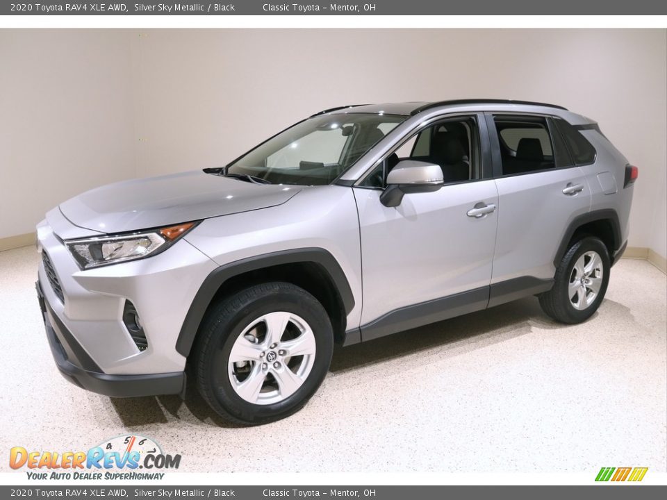 2020 Toyota RAV4 XLE AWD Silver Sky Metallic / Black Photo #3