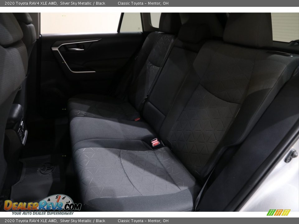 2020 Toyota RAV4 XLE AWD Silver Sky Metallic / Black Photo #22