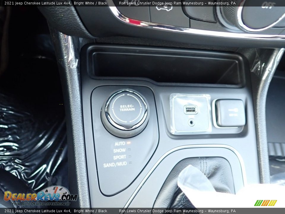 2021 Jeep Cherokee Latitude Lux 4x4 Bright White / Black Photo #20