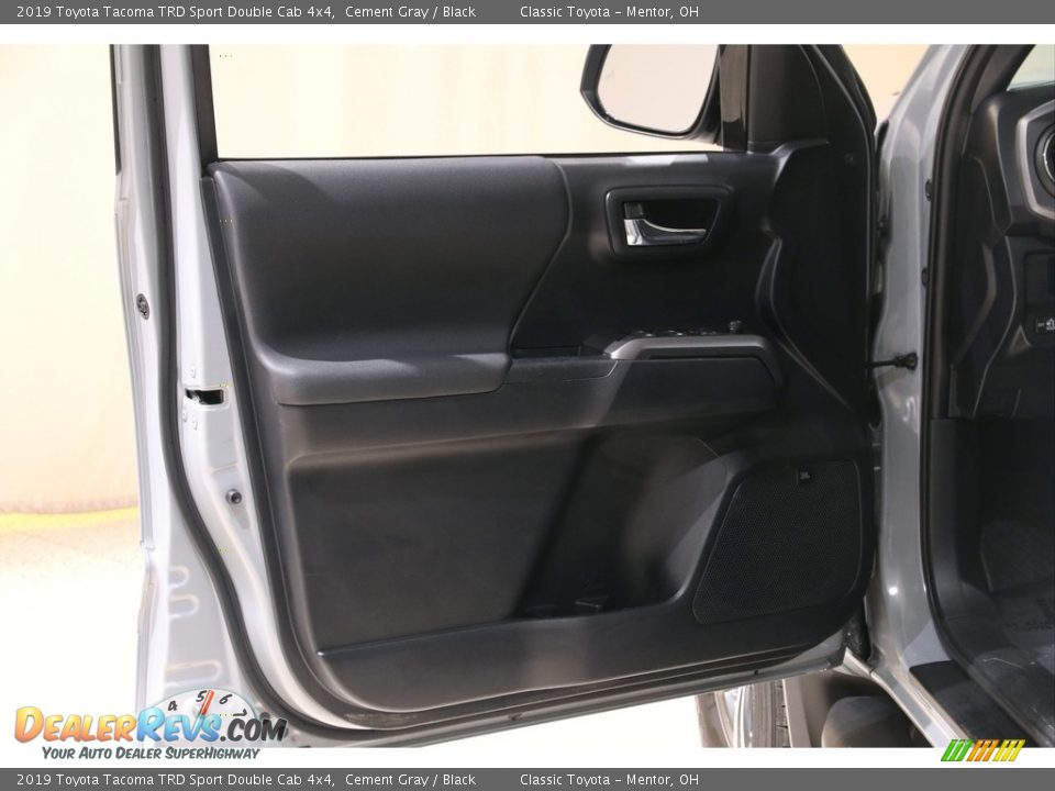 2019 Toyota Tacoma TRD Sport Double Cab 4x4 Cement Gray / Black Photo #4