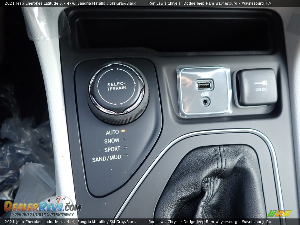 2021 Jeep Cherokee Latitude Lux 4x4 Sangria Metallic / Ski Gray/Black Photo #20