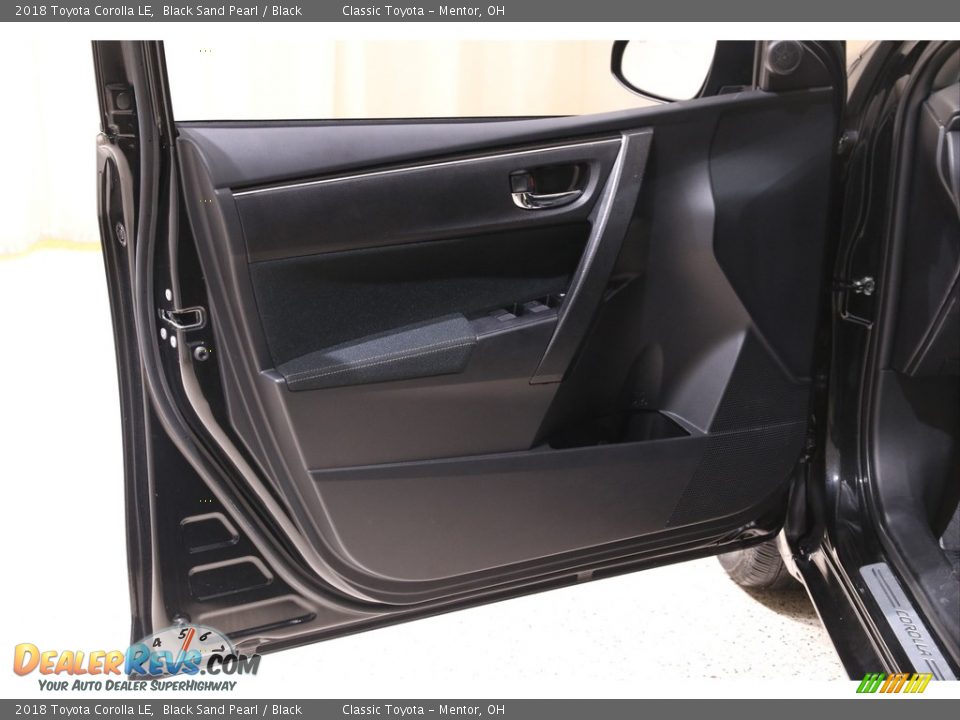 2018 Toyota Corolla LE Black Sand Pearl / Black Photo #4