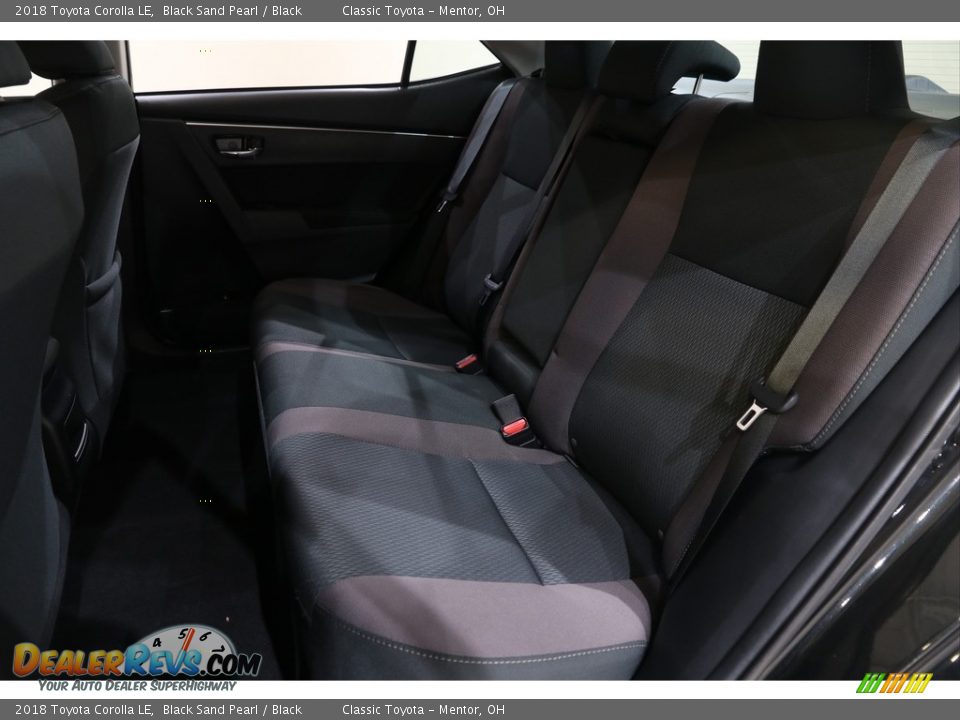 2018 Toyota Corolla LE Black Sand Pearl / Black Photo #16
