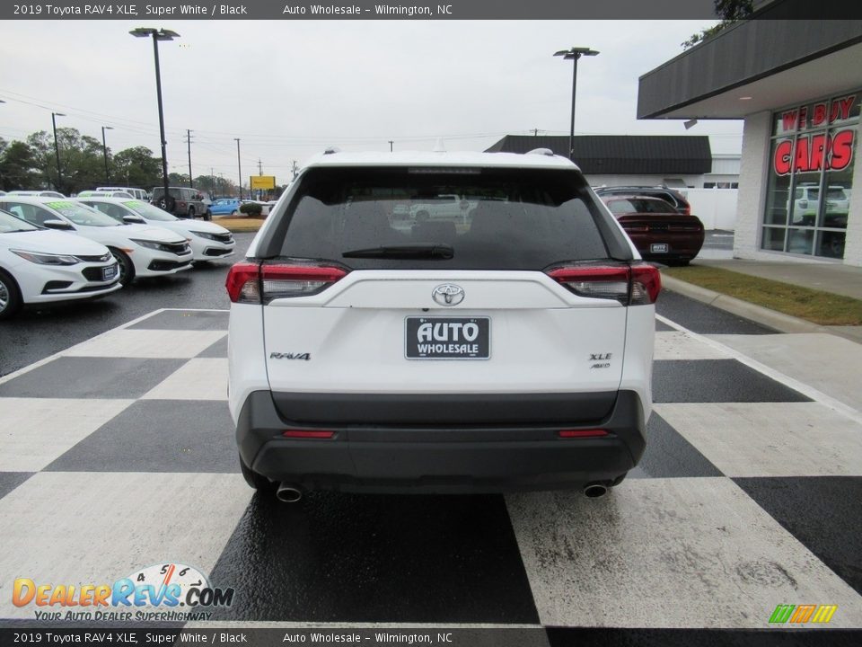2019 Toyota RAV4 XLE Super White / Black Photo #4