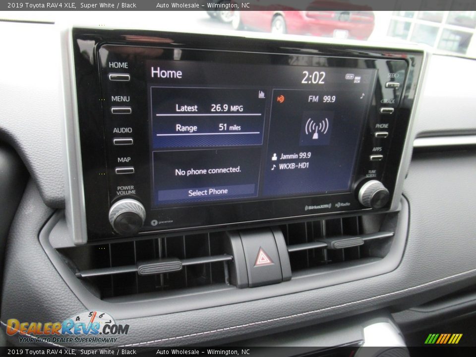 2019 Toyota RAV4 XLE Super White / Black Photo #17