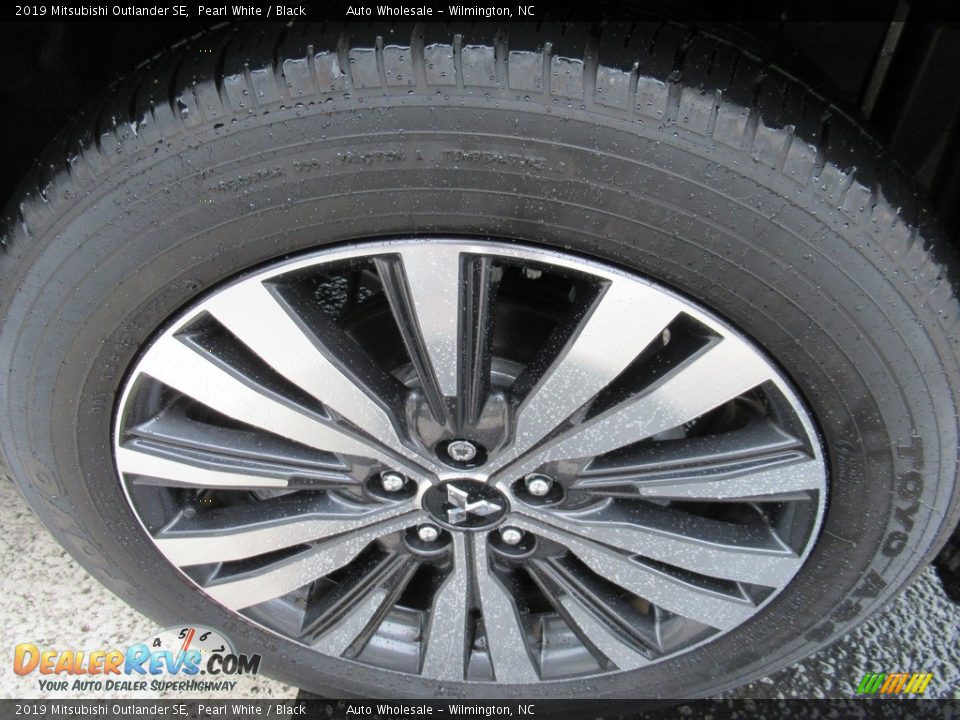 2019 Mitsubishi Outlander SE Pearl White / Black Photo #7