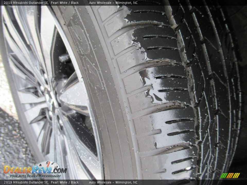 2019 Mitsubishi Outlander SE Pearl White / Black Photo #8