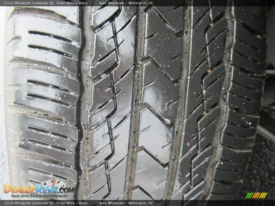 2019 Mitsubishi Outlander SE Pearl White / Black Photo #9