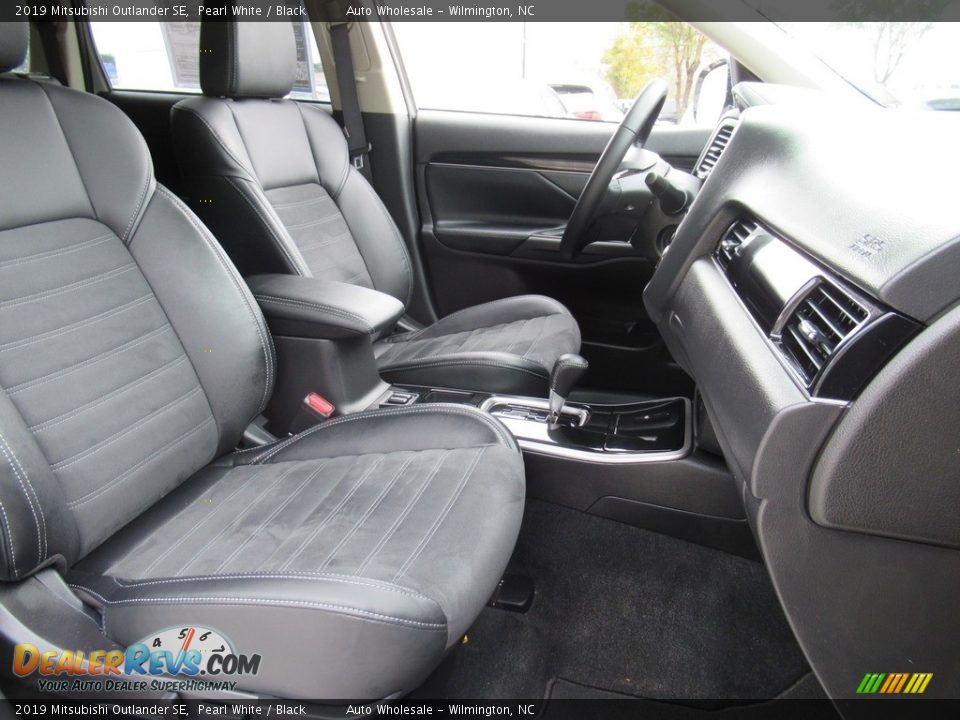 2019 Mitsubishi Outlander SE Pearl White / Black Photo #13