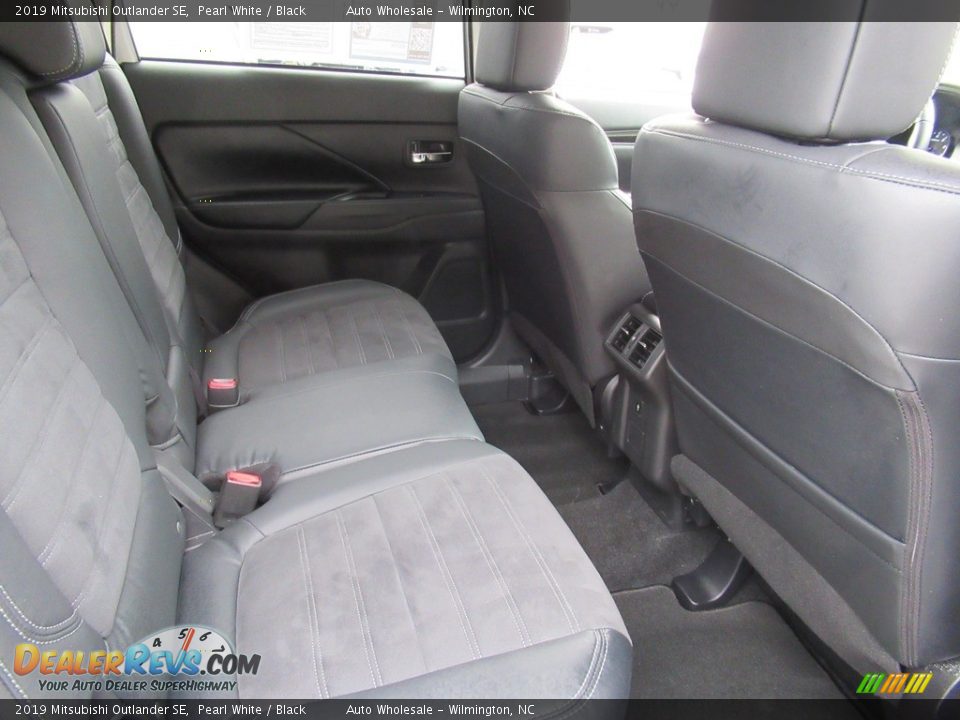 2019 Mitsubishi Outlander SE Pearl White / Black Photo #14