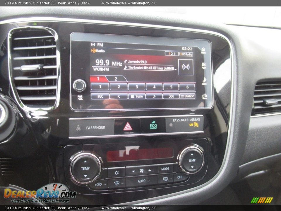 2019 Mitsubishi Outlander SE Pearl White / Black Photo #17