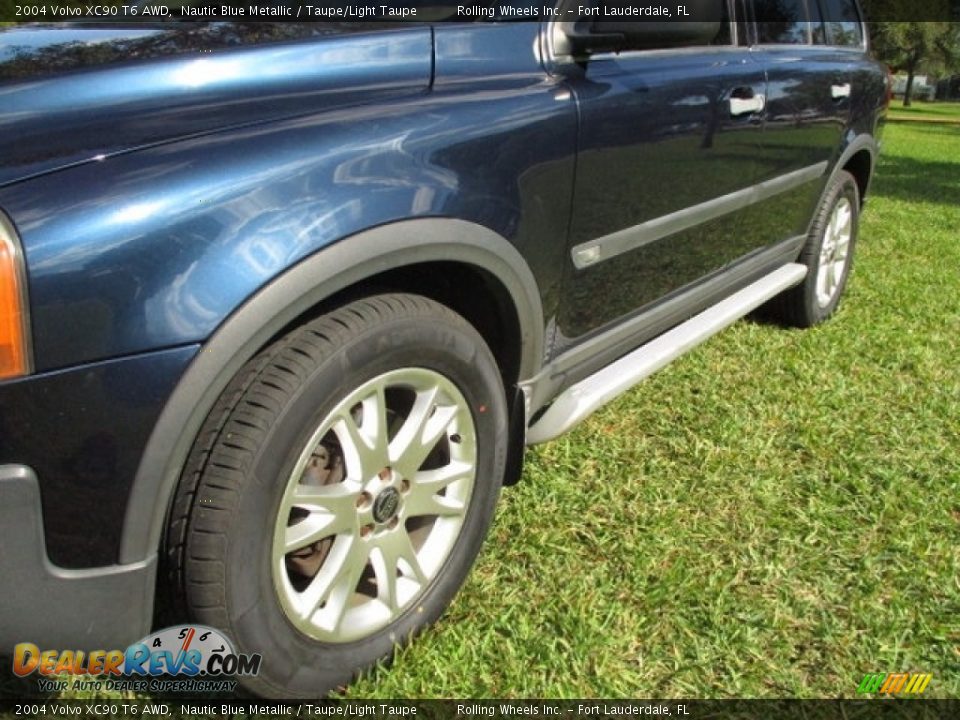 2004 Volvo XC90 T6 AWD Nautic Blue Metallic / Taupe/Light Taupe Photo #18