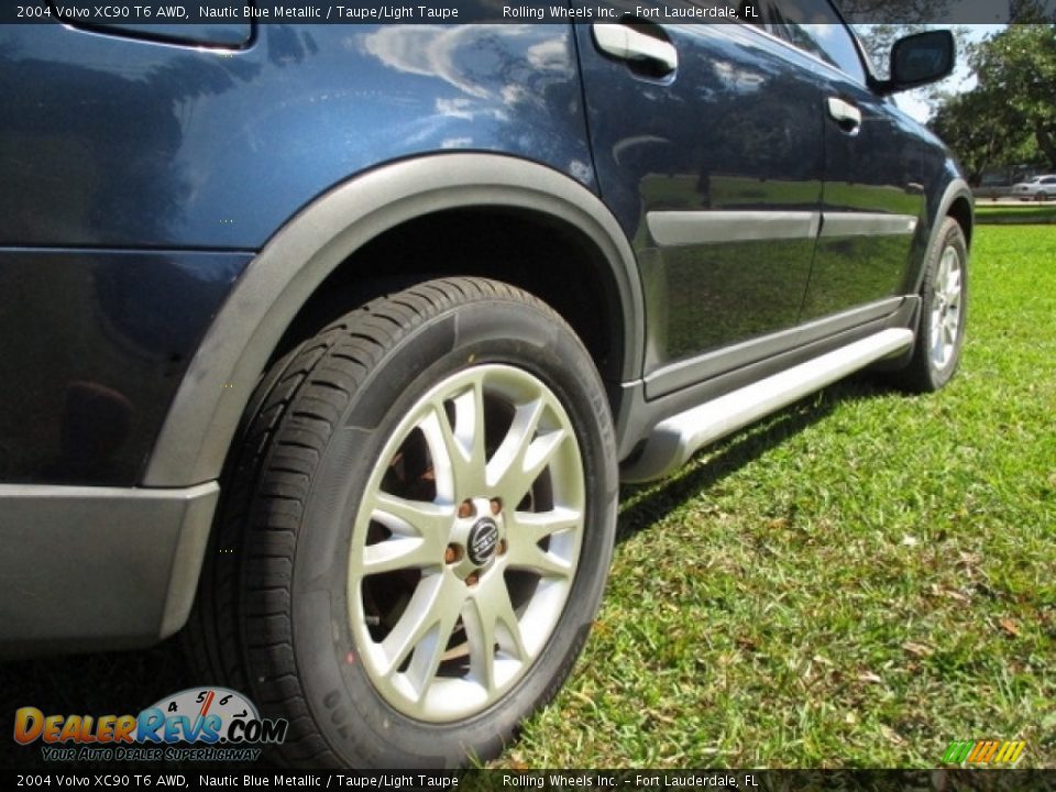 2004 Volvo XC90 T6 AWD Nautic Blue Metallic / Taupe/Light Taupe Photo #20