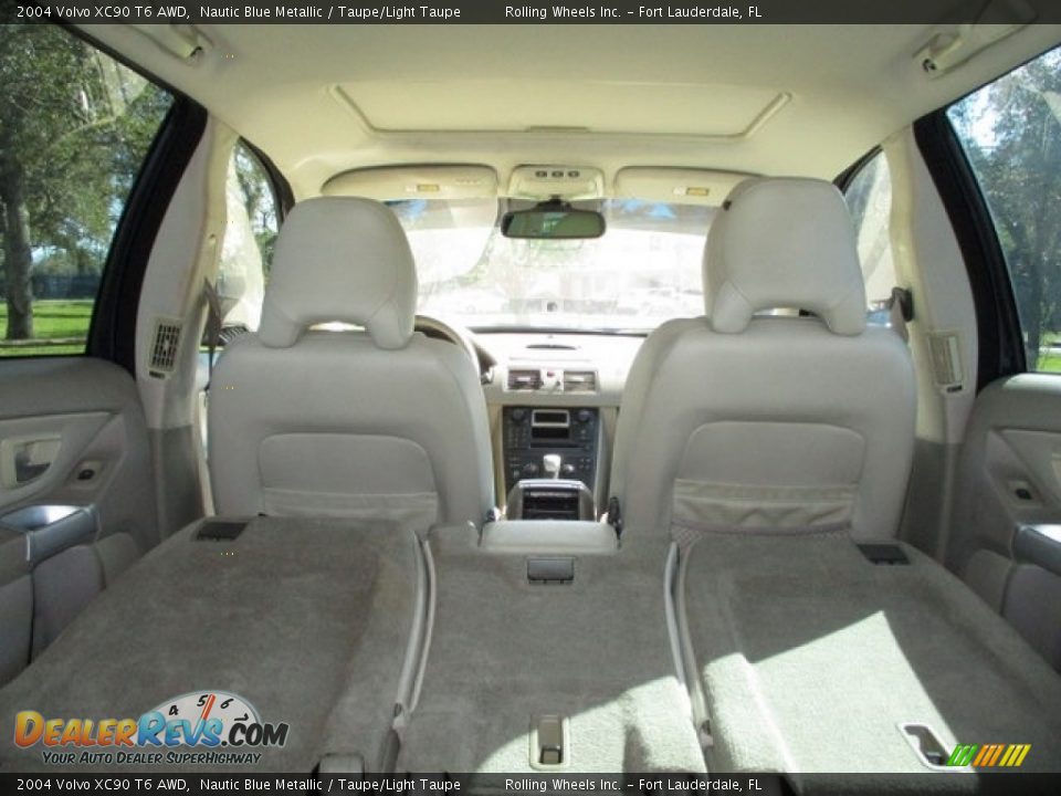 2004 Volvo XC90 T6 AWD Nautic Blue Metallic / Taupe/Light Taupe Photo #23