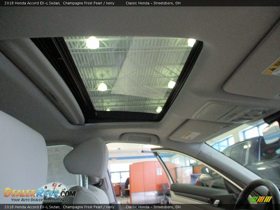 2018 Honda Accord EX-L Sedan Champagne Frost Pearl / Ivory Photo #17