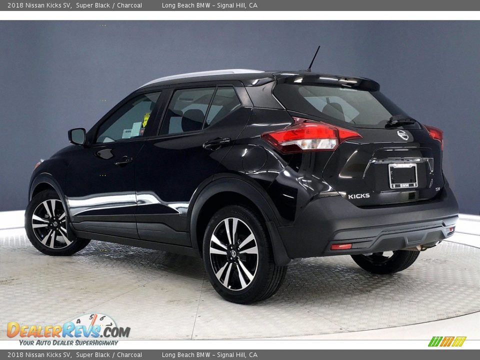 2018 Nissan Kicks SV Super Black / Charcoal Photo #10