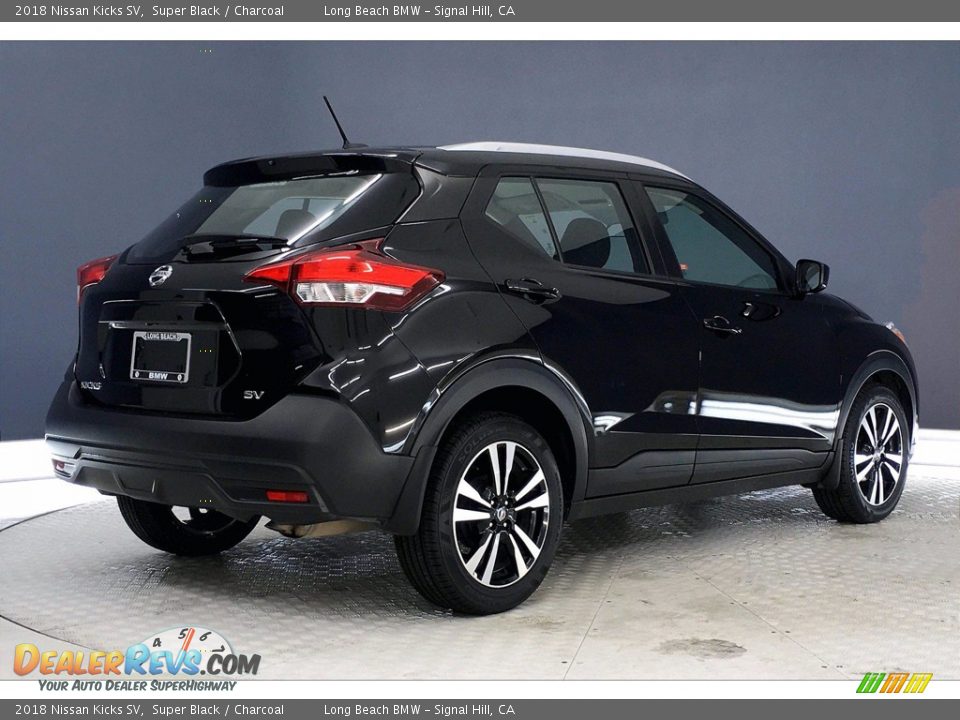 2018 Nissan Kicks SV Super Black / Charcoal Photo #13