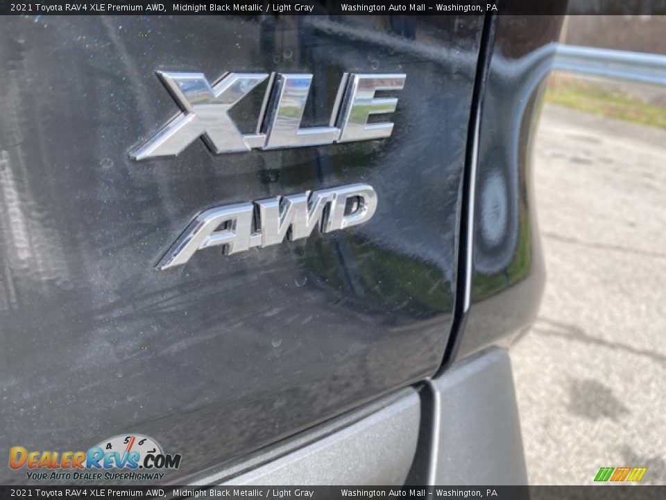 2021 Toyota RAV4 XLE Premium AWD Midnight Black Metallic / Light Gray Photo #25