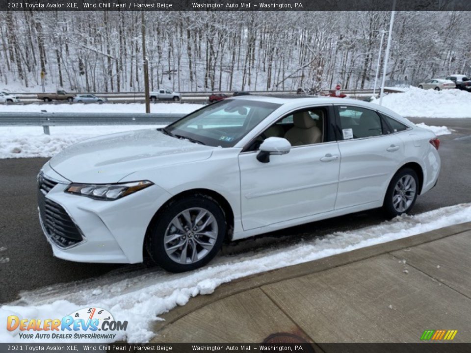 Front 3/4 View of 2021 Toyota Avalon XLE Photo #13