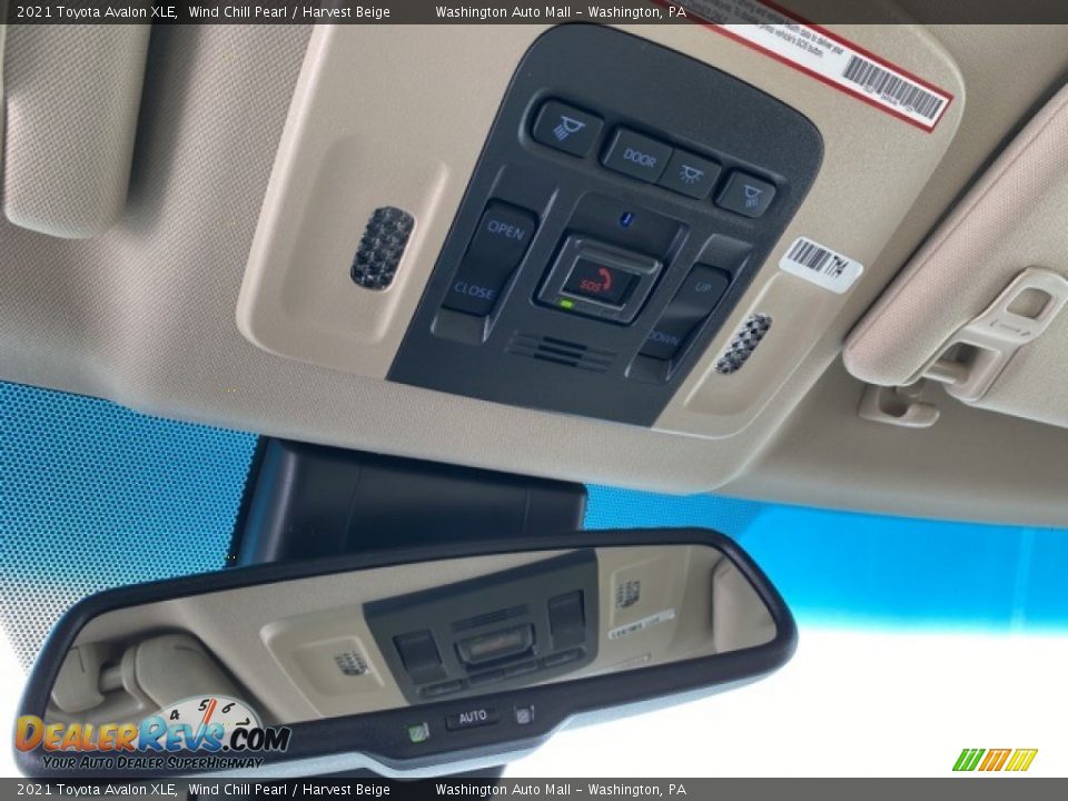 Controls of 2021 Toyota Avalon XLE Photo #16