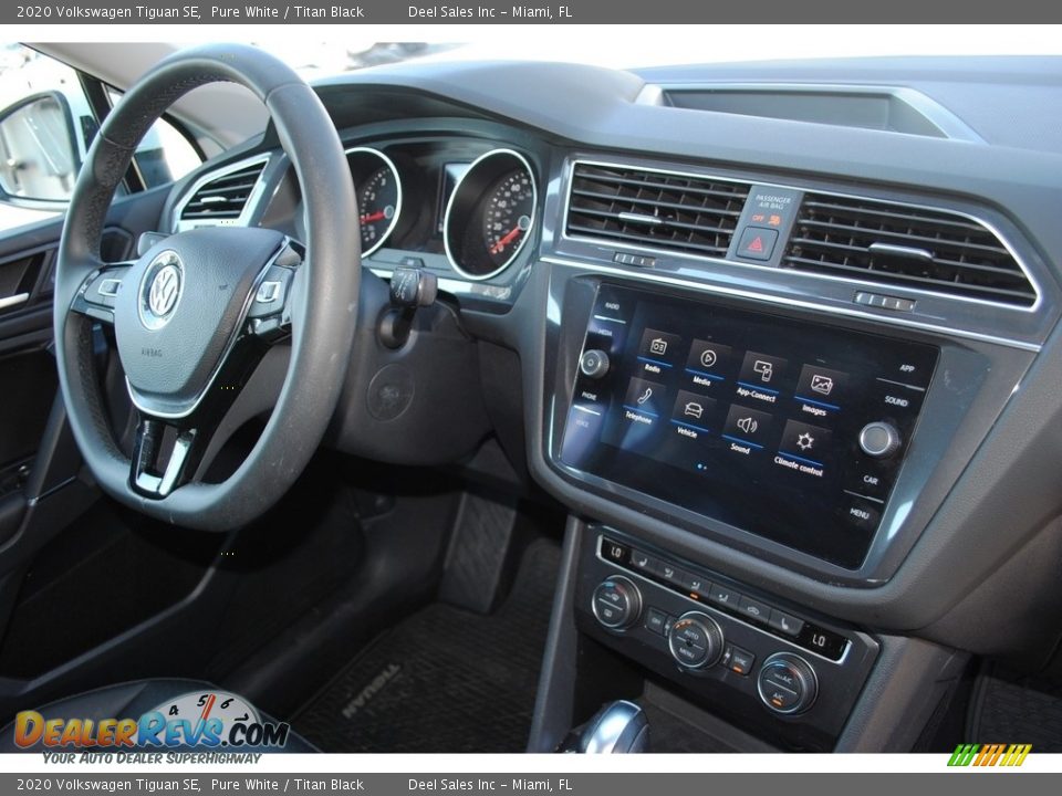 2020 Volkswagen Tiguan SE Pure White / Titan Black Photo #17