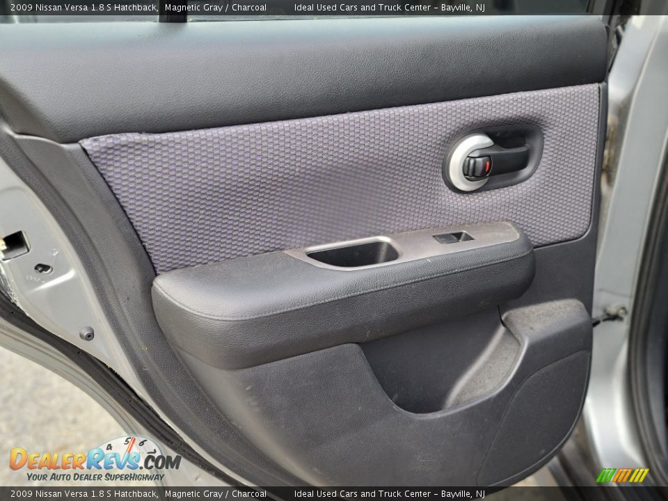 2009 Nissan Versa 1.8 S Hatchback Magnetic Gray / Charcoal Photo #12
