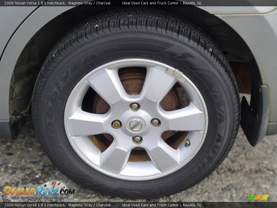 2009 Nissan Versa 1.8 S Hatchback Magnetic Gray / Charcoal Photo #28