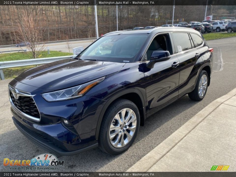 Front 3/4 View of 2021 Toyota Highlander Limited AWD Photo #14