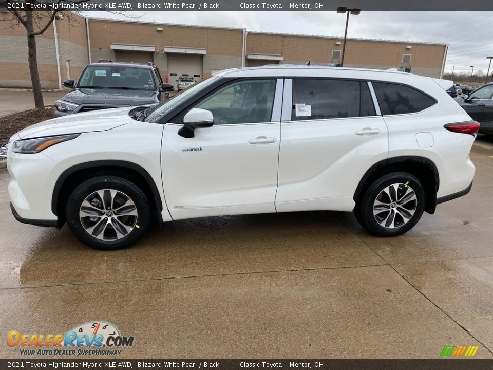 2021 Toyota Highlander Hybrid XLE AWD Blizzard White Pearl / Black Photo #1