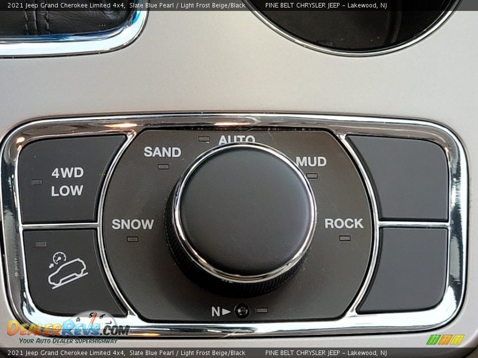 Controls of 2021 Jeep Grand Cherokee Limited 4x4 Photo #13