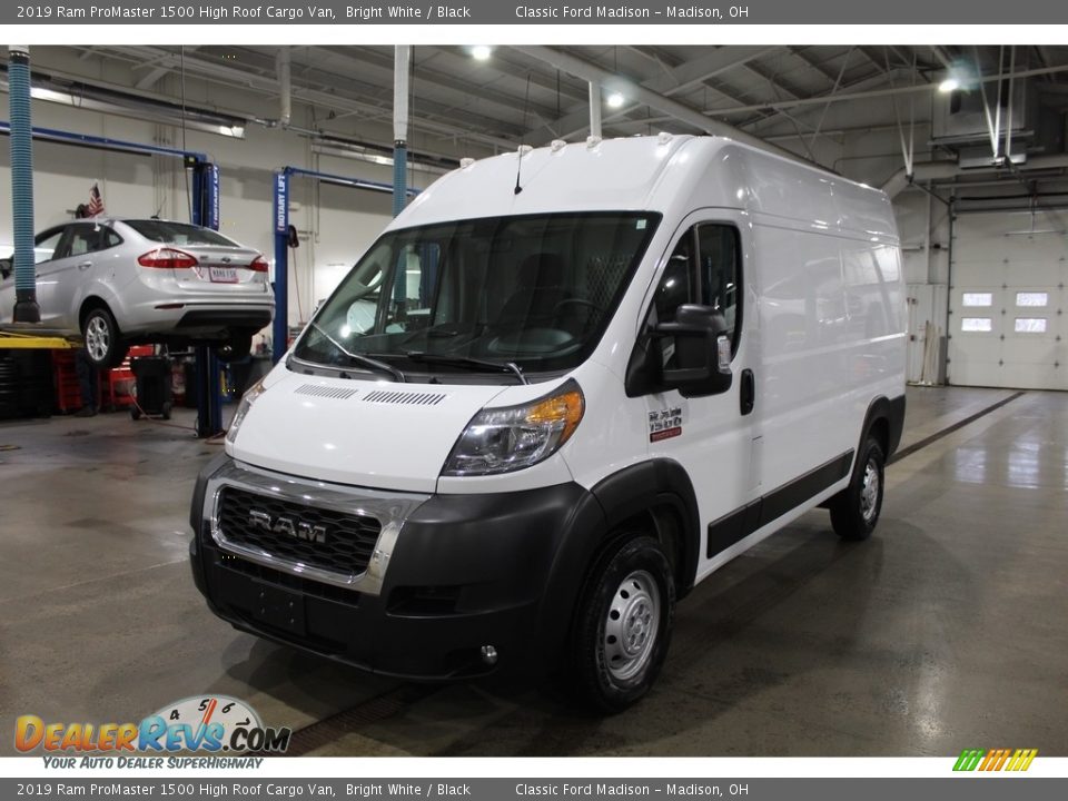 Front 3/4 View of 2019 Ram ProMaster 1500 High Roof Cargo Van Photo #1